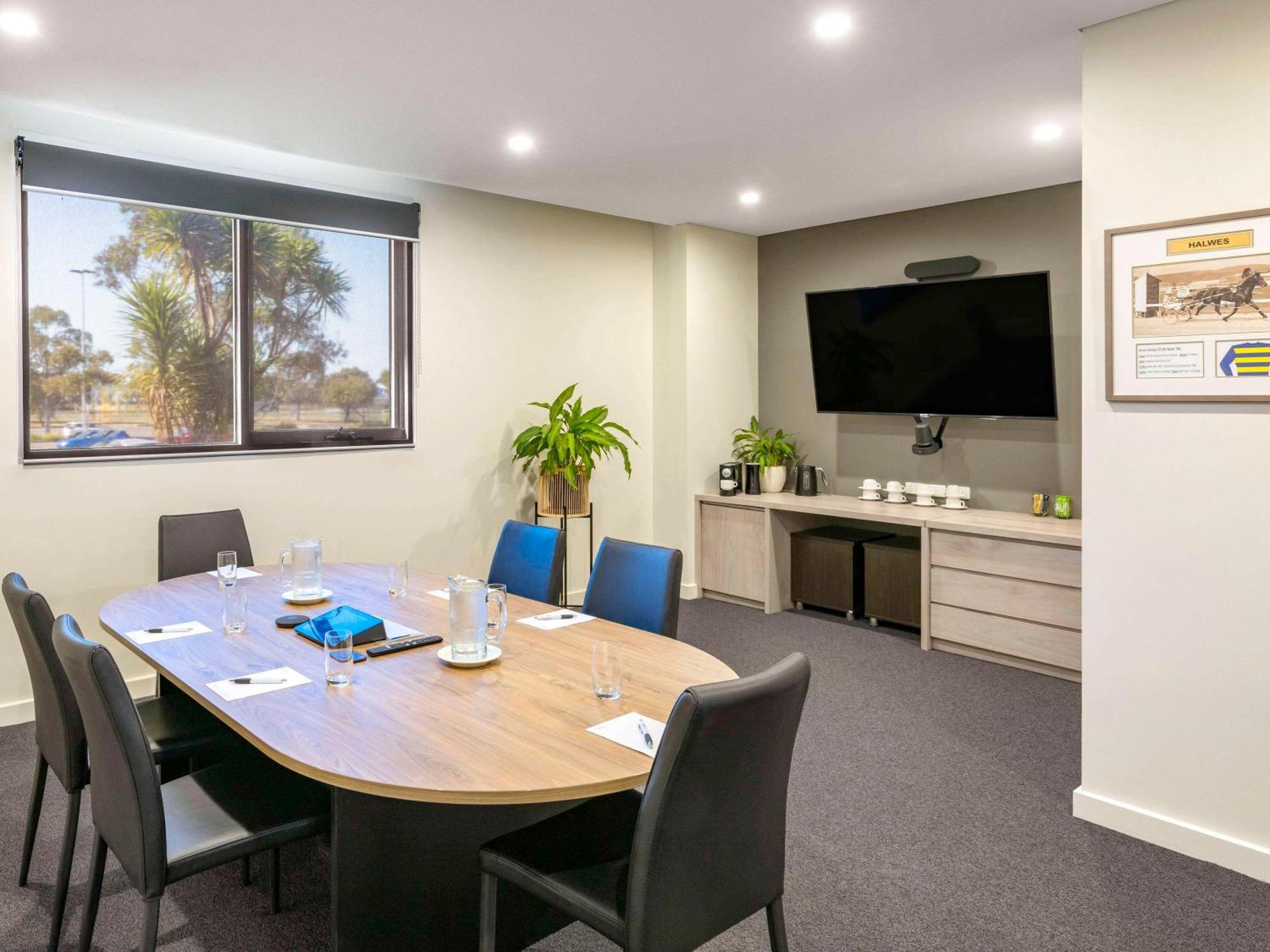Hotel Mantra Melbourne Melton Exterior foto